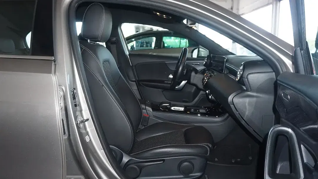 Mercedes-Benz A 220 - Thumbnail 9