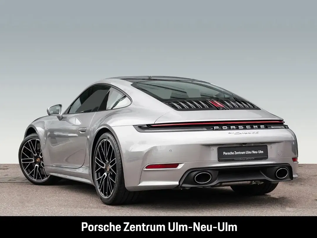 Porsche 992 - Thumbnail 3