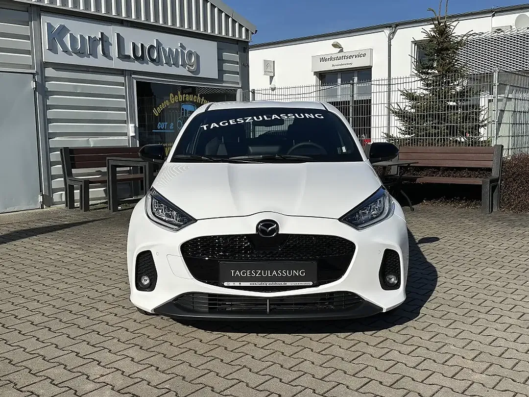 Mazda 2 - Thumbnail 2