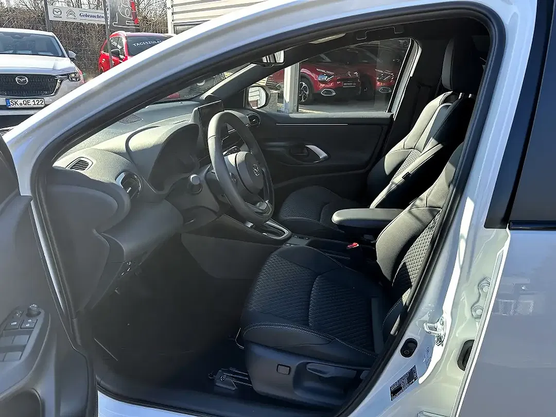 Mazda 2 - Thumbnail 7