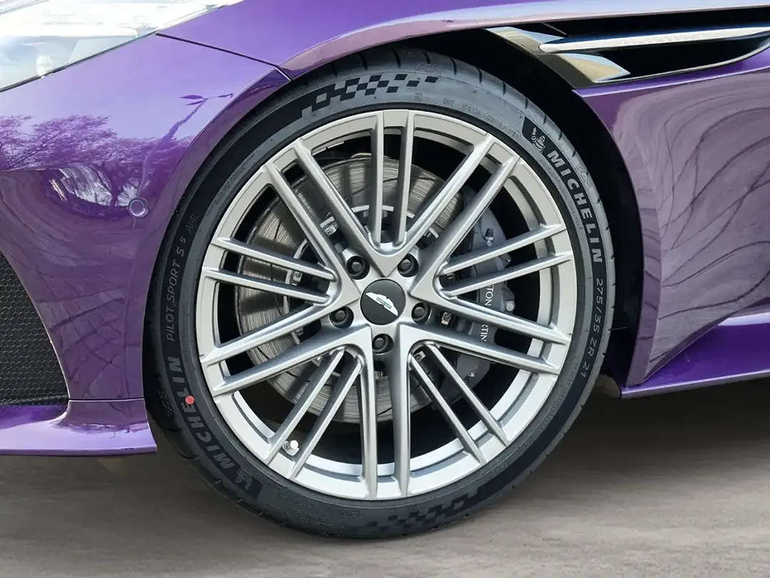 Aston Martin DB12 - Thumbnail 10