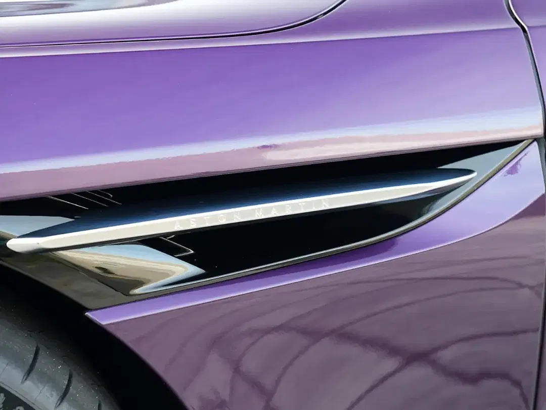 Aston Martin DB12 - Thumbnail 11