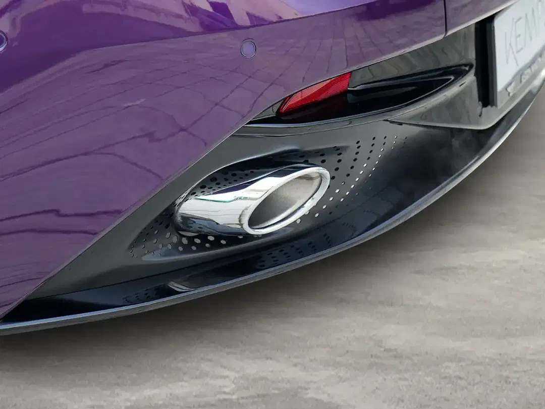 Aston Martin DB12 - Thumbnail 13