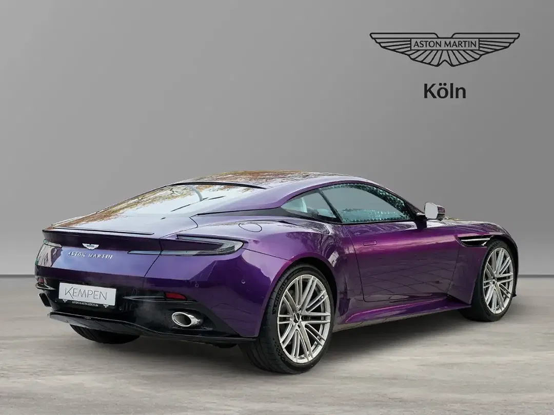 Aston Martin DB12 - Thumbnail 4