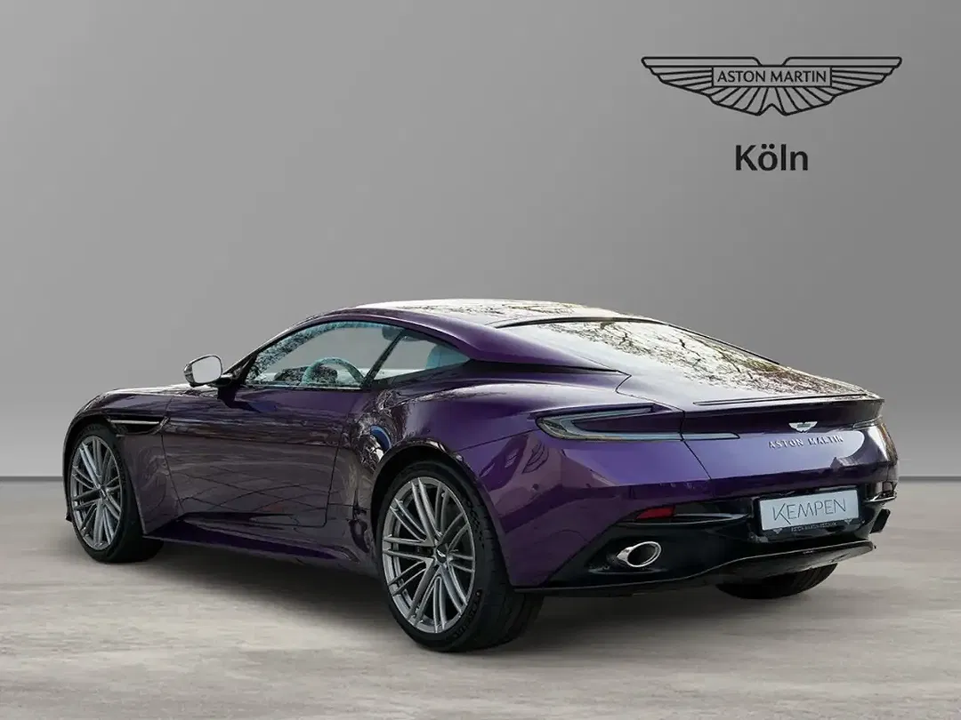 Aston Martin DB12 - Thumbnail 6