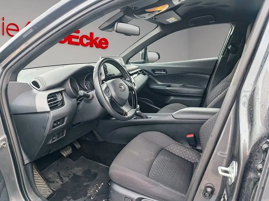 Toyota C-HR - Thumbnail 10