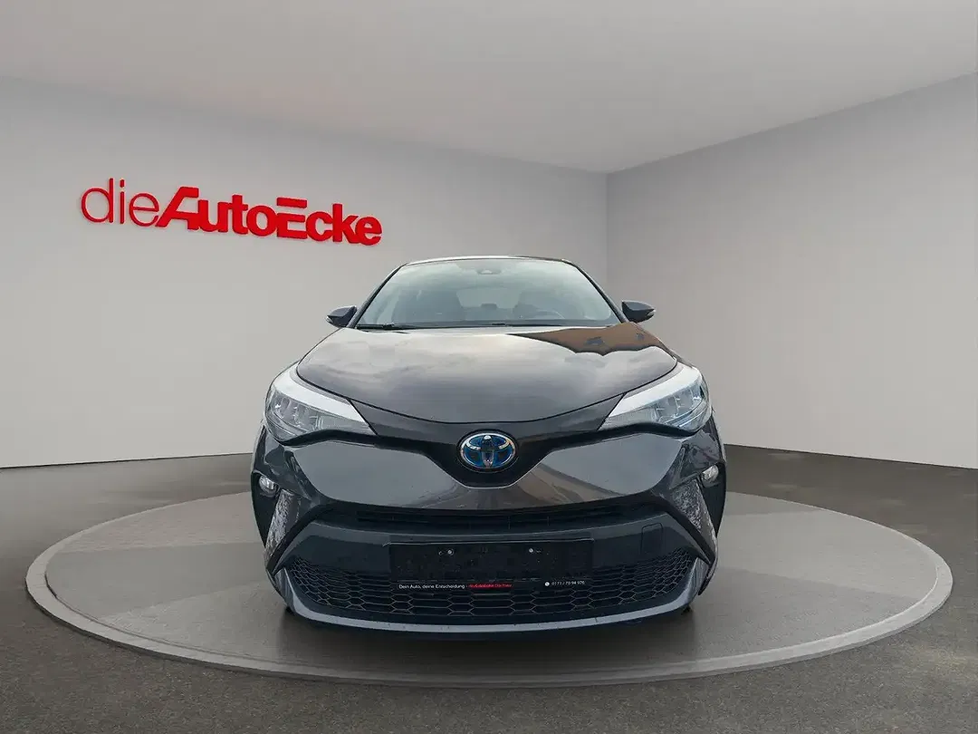 Toyota C-HR - Thumbnail 2