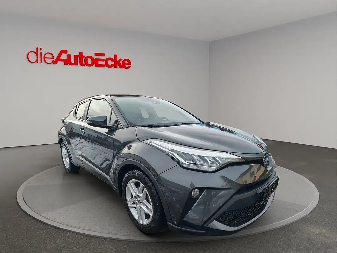 Toyota C-HR - Thumbnail 3