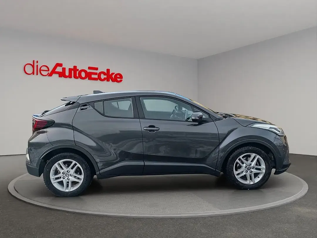 Toyota C-HR - Thumbnail 4