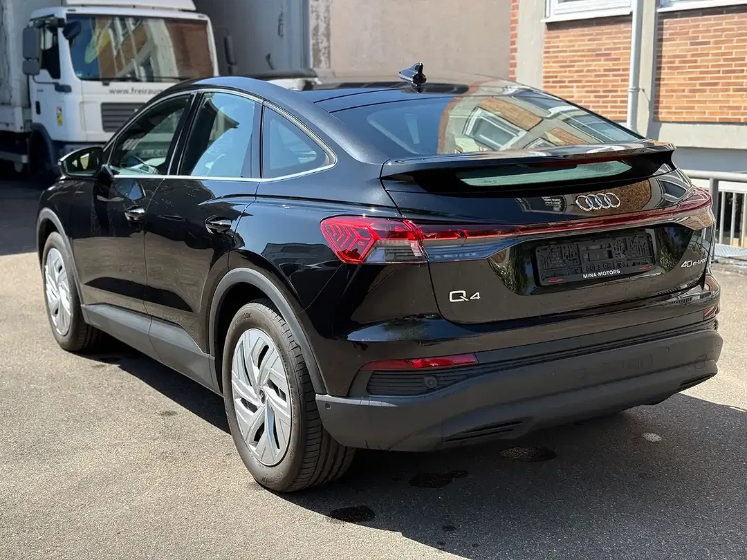 Audi Q4 e-tron - Thumbnail 6