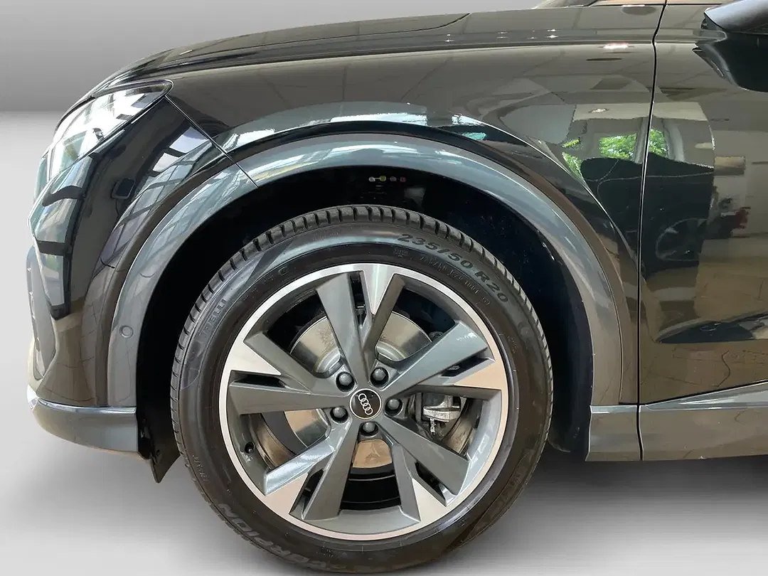Audi Q4 e-tron - Thumbnail 4