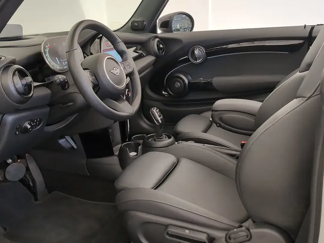 MINI Cooper Cabrio - Thumbnail 2