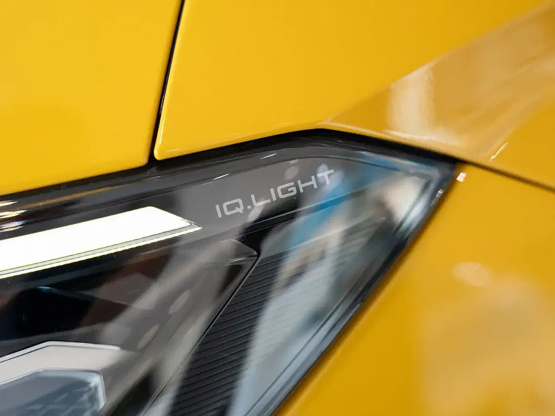 Volkswagen T-Roc - Thumbnail 10