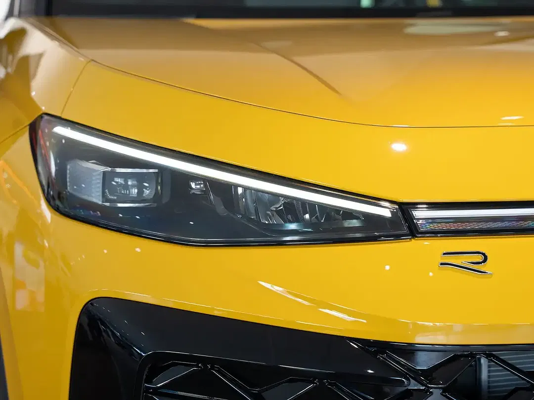 Volkswagen T-Roc - Thumbnail 9