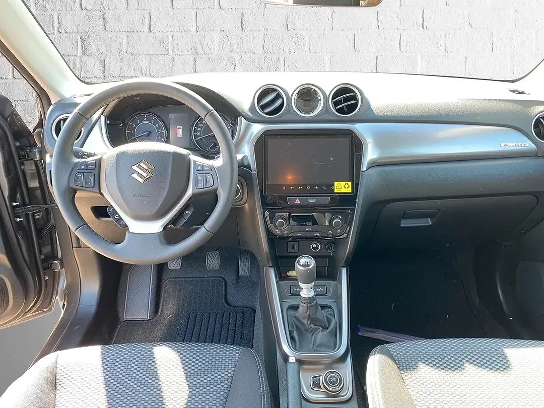 Suzuki Vitara - Thumbnail 8