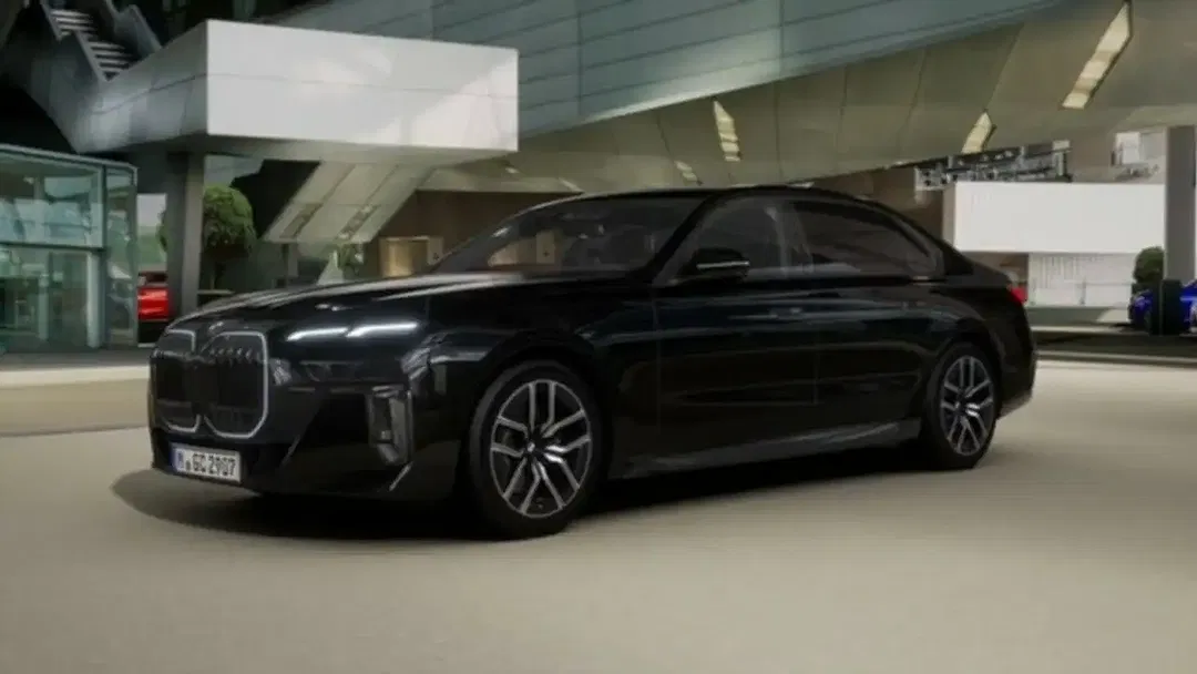 BMW 740 - Thumbnail 2