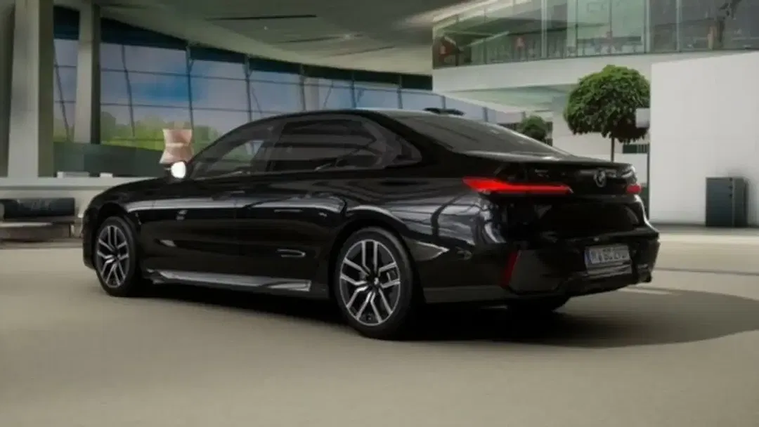 BMW 740 - Thumbnail 3