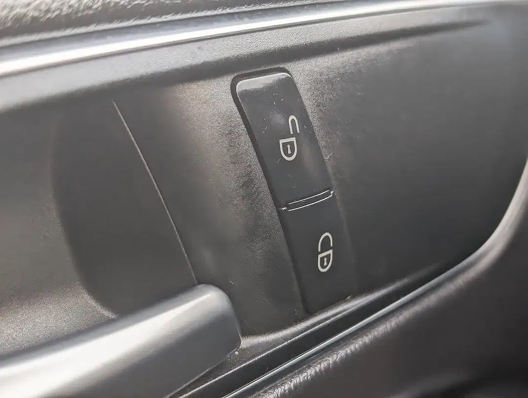Mercedes-Benz GLA 180 - Thumbnail 19