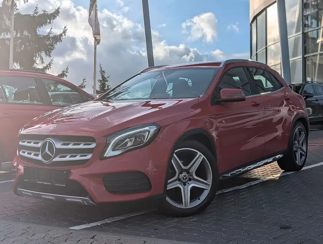 Mercedes-Benz GLA 180 - Thumbnail 4