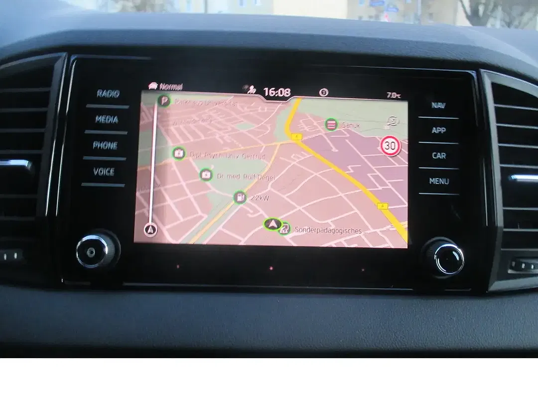 Skoda Karoq - Thumbnail 12