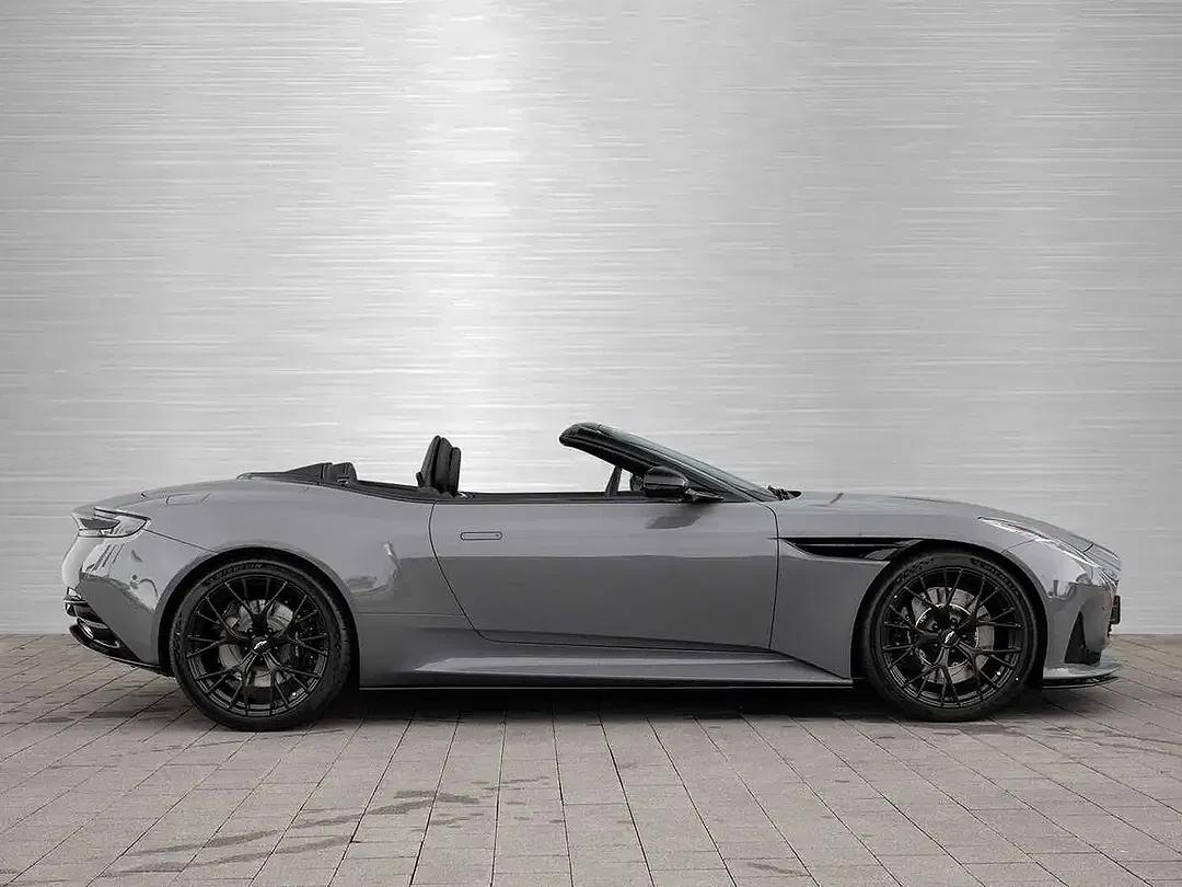 Aston Martin DB12 - Thumbnail 17
