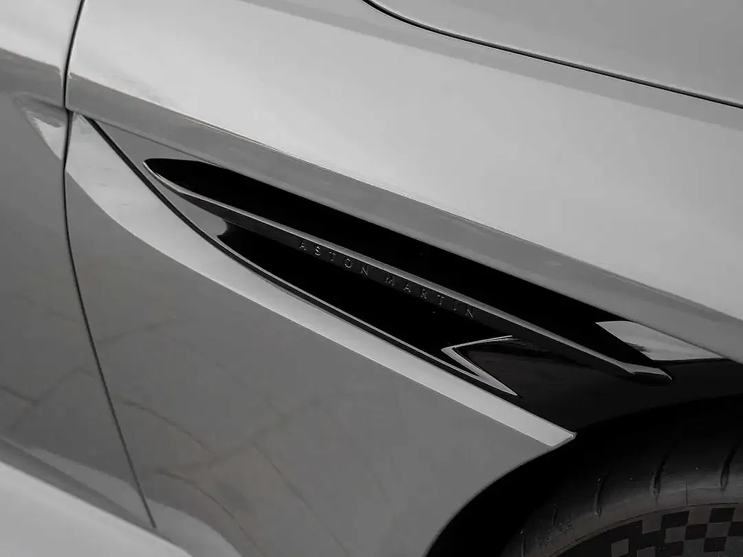 Aston Martin DB12 - Thumbnail 19