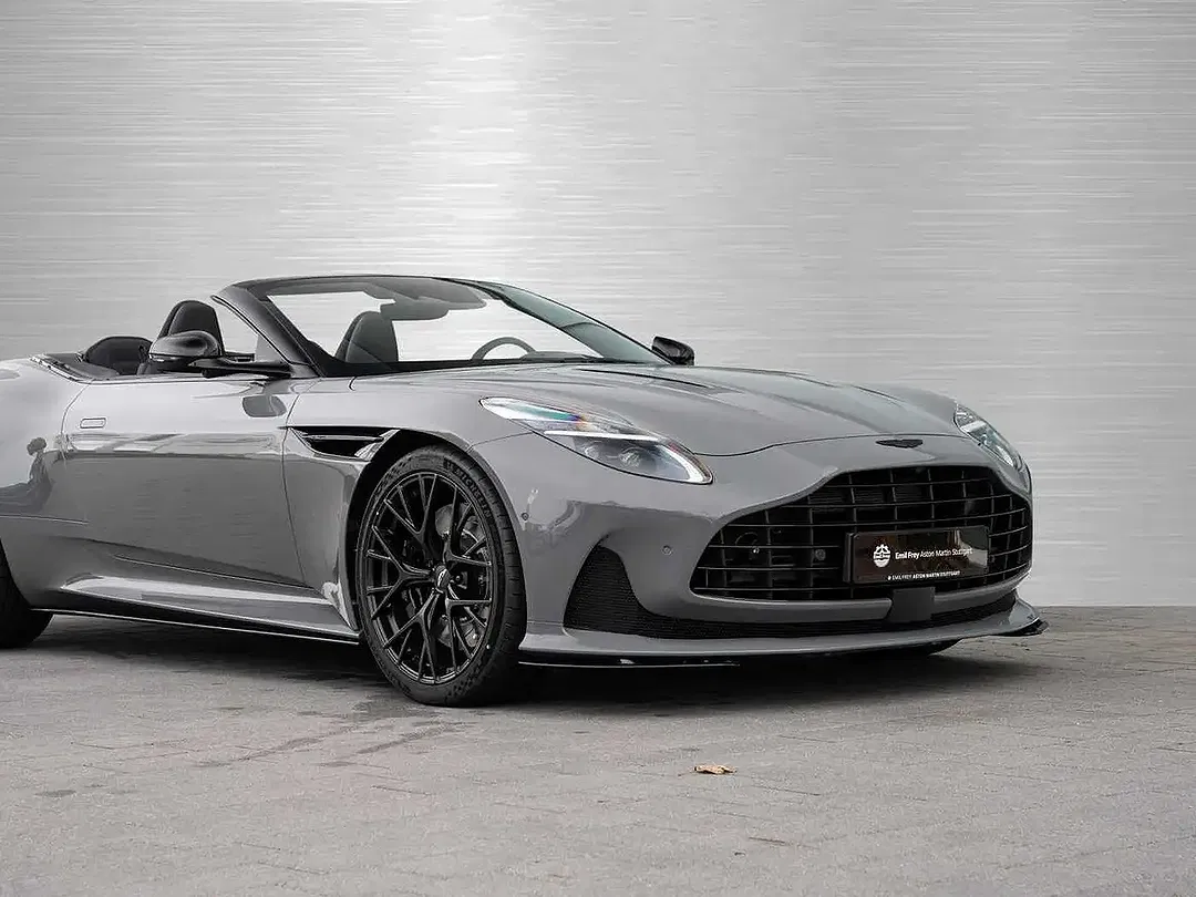 Aston Martin DB12 - Thumbnail 22
