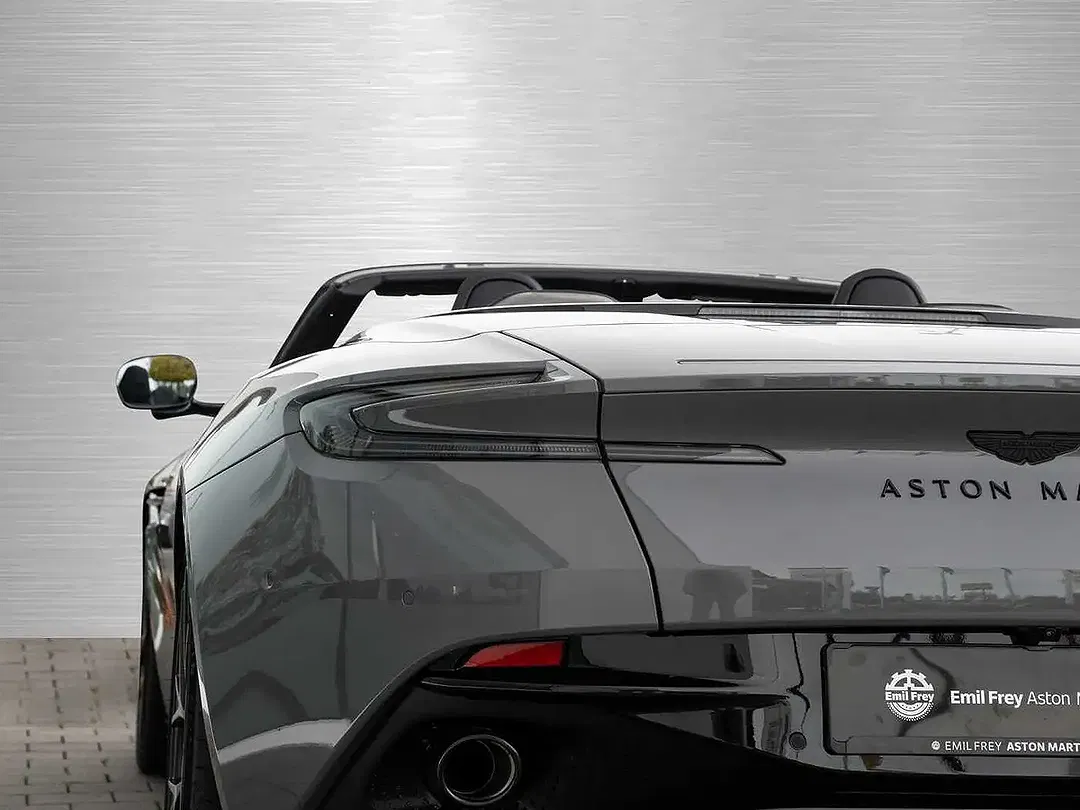 Aston Martin DB12 - Thumbnail 25
