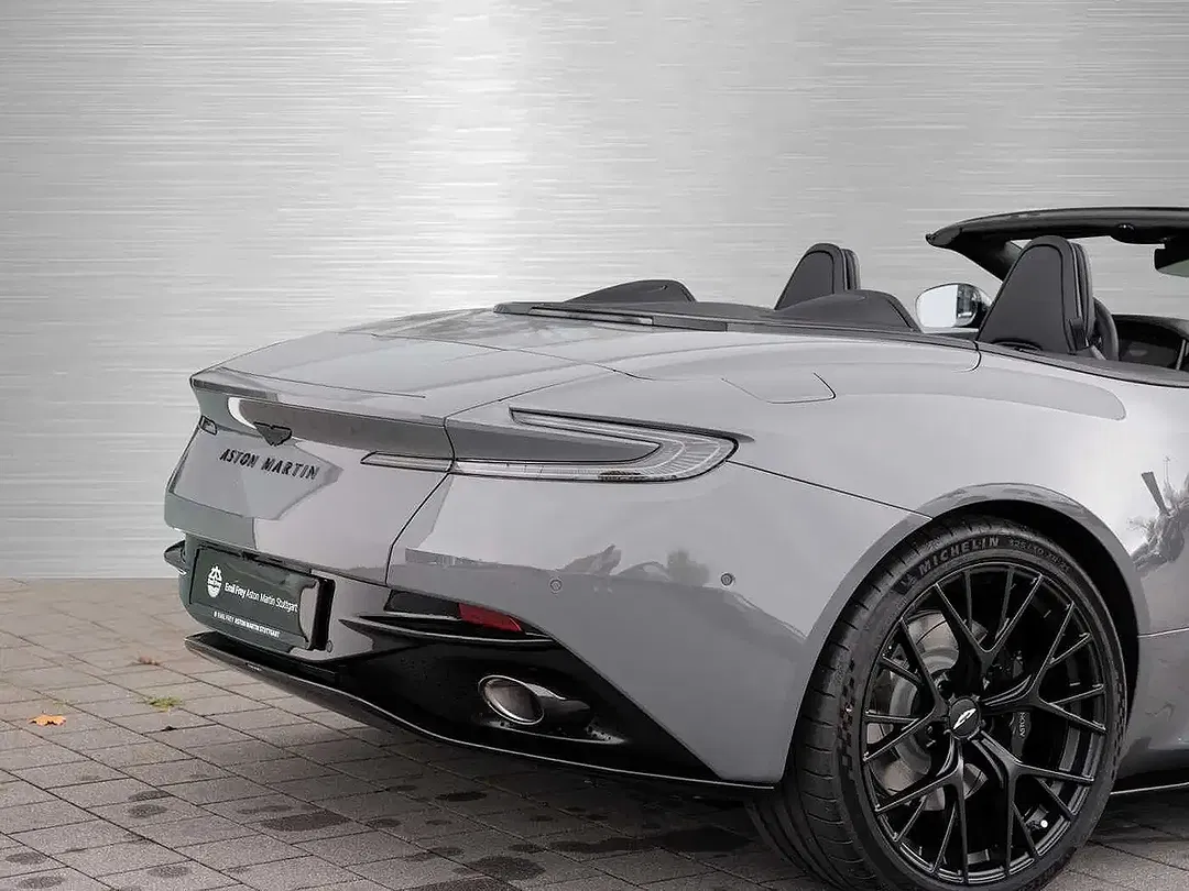 Aston Martin DB12 - Thumbnail 26