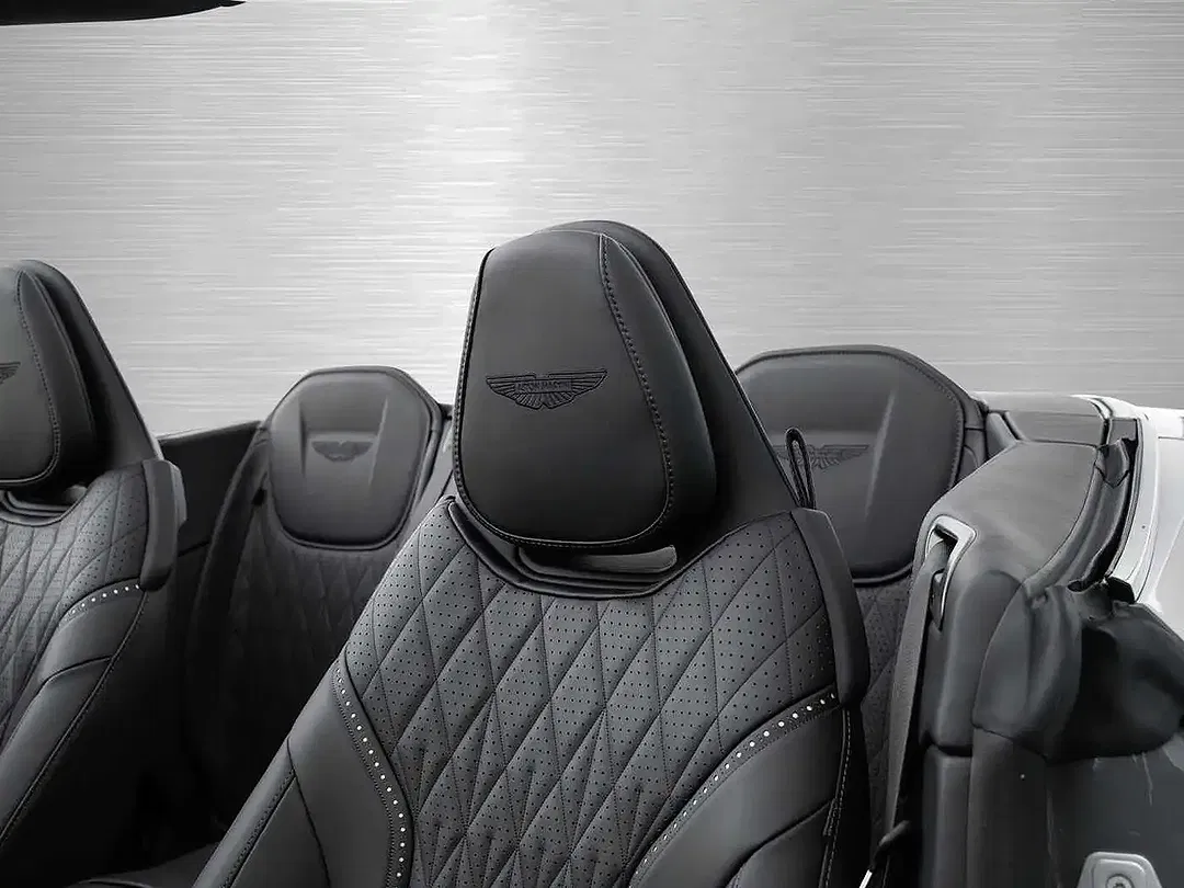 Aston Martin DB12 - Thumbnail 5