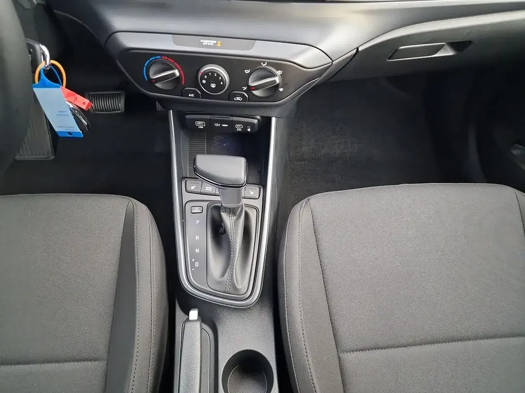 Hyundai i20 - Thumbnail 11