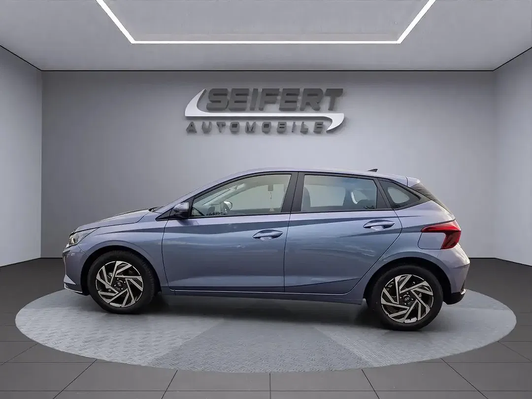 Hyundai i20 - Thumbnail 2