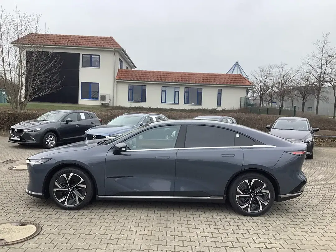 Mazda 6e - Thumbnail 6
