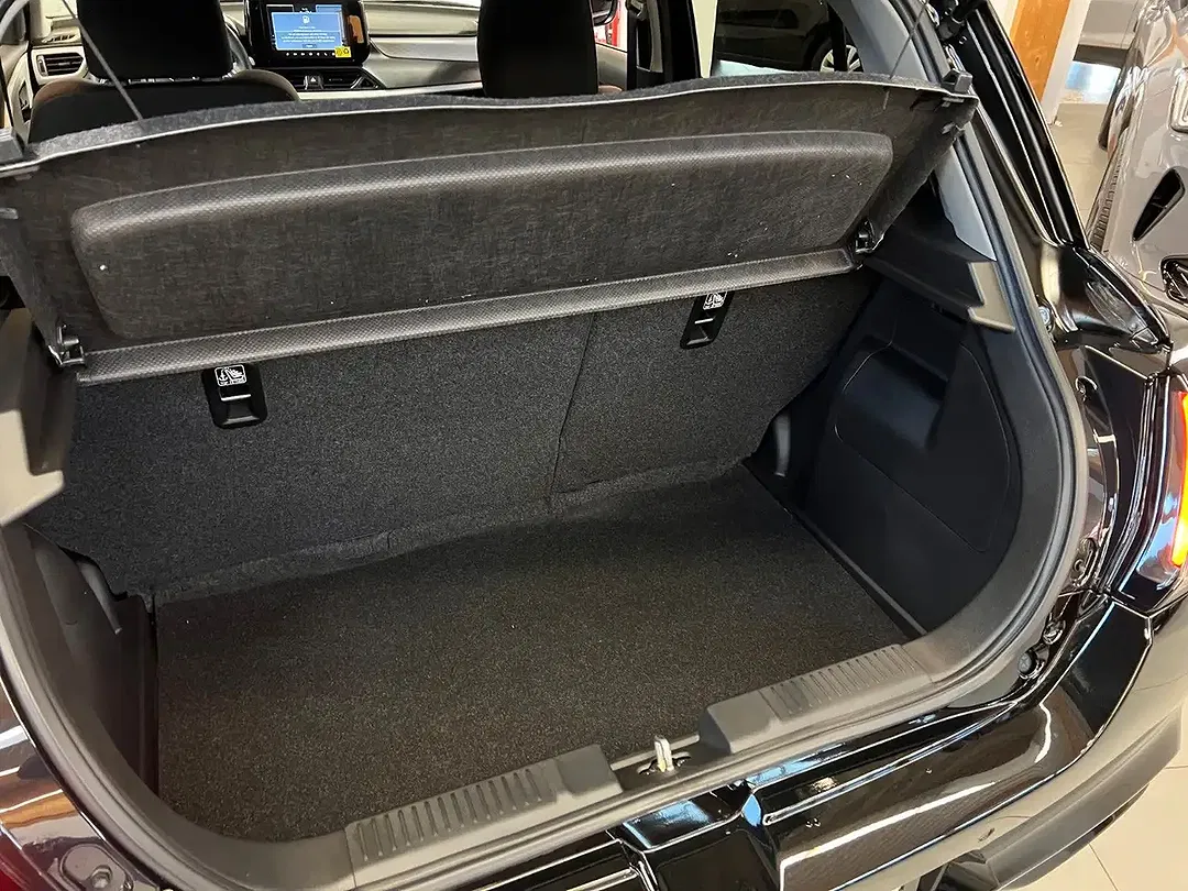 Suzuki Swift - Thumbnail 8