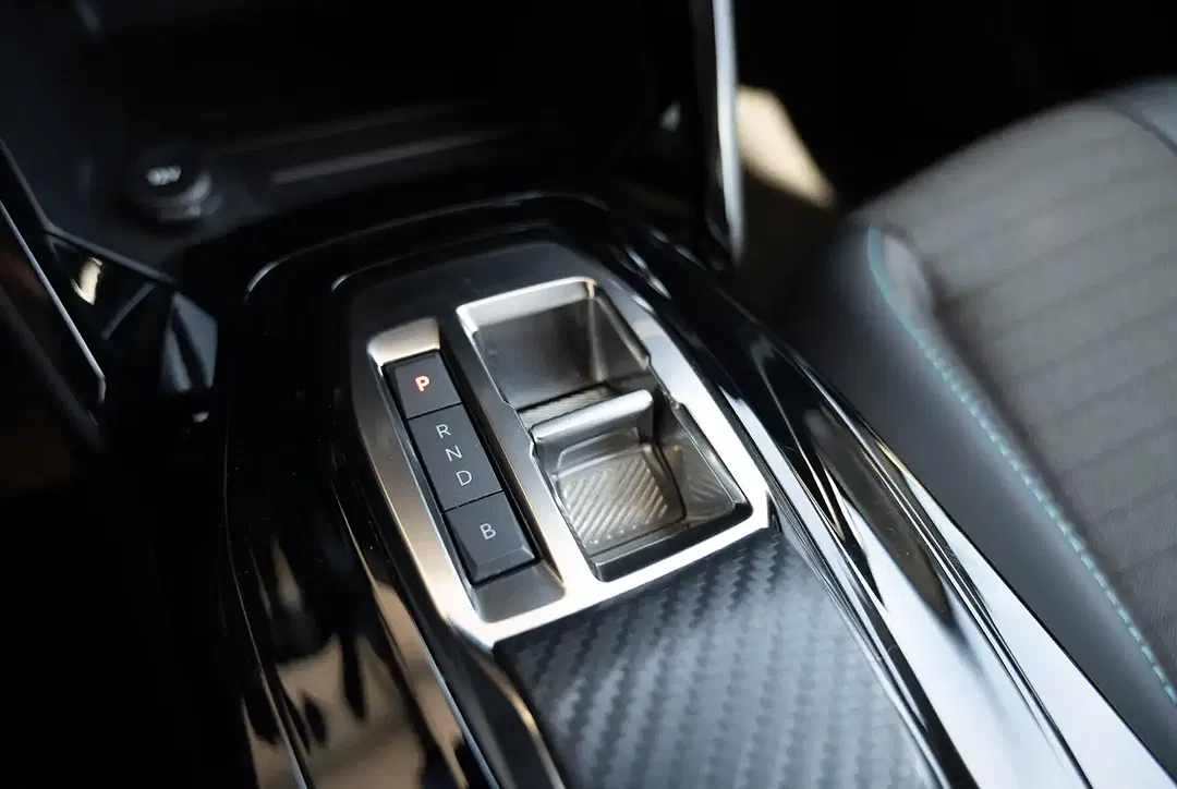 Peugeot 208 - Thumbnail 11