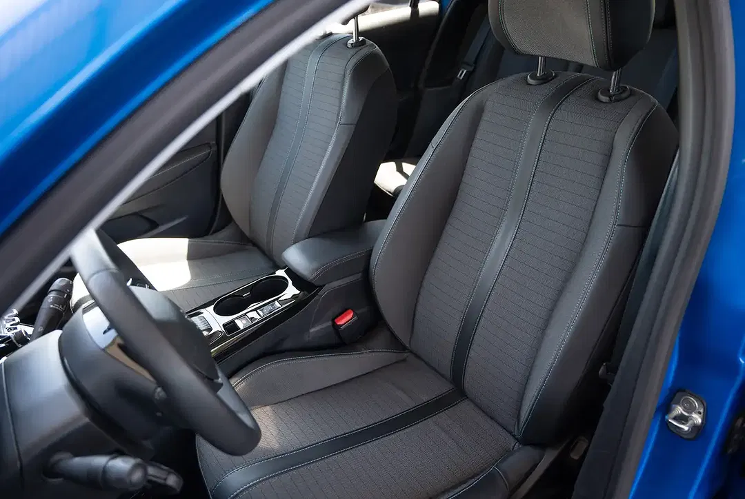 Peugeot 208 - Thumbnail 7