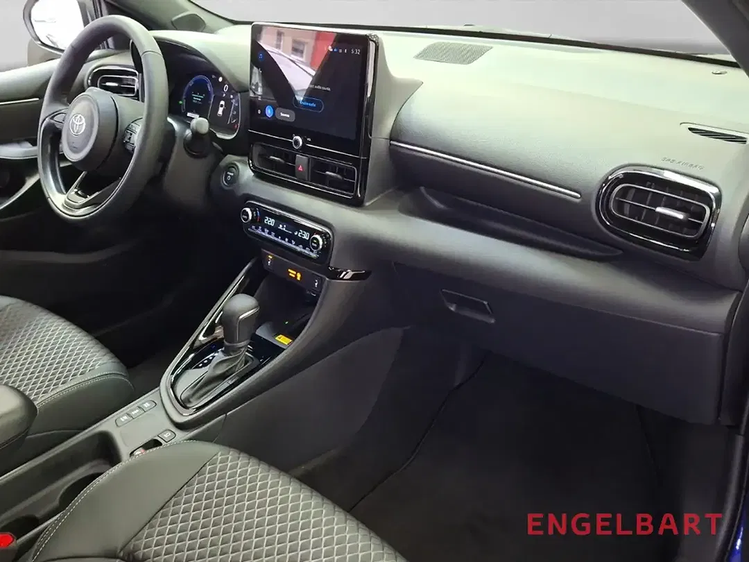 Toyota Yaris - Thumbnail 11