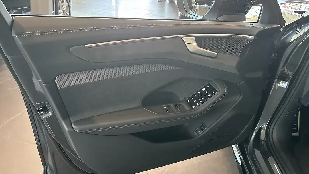 Audi A6 - Thumbnail 12