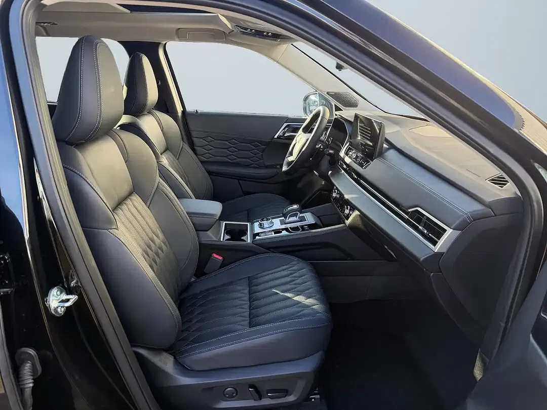 Mitsubishi Outlander - Thumbnail 10