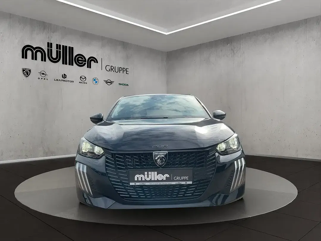 Peugeot 208 - Thumbnail 3