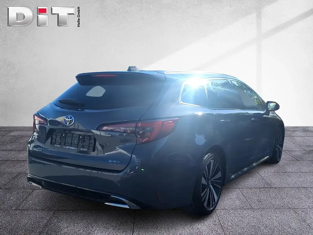Toyota Corolla - Thumbnail 5
