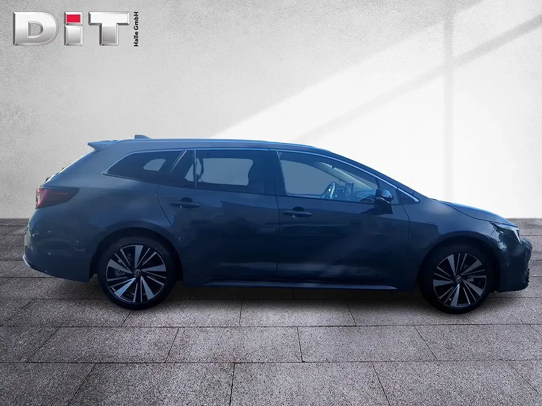 Toyota Corolla - Thumbnail 6