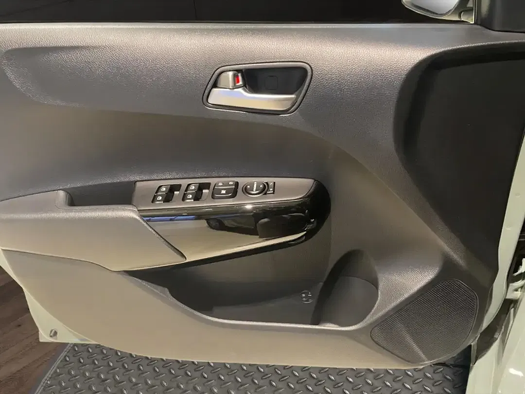 Kia Picanto - Thumbnail 11