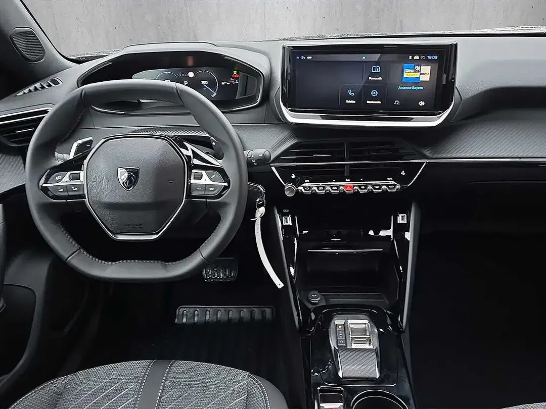 Peugeot 2008 - Thumbnail 4