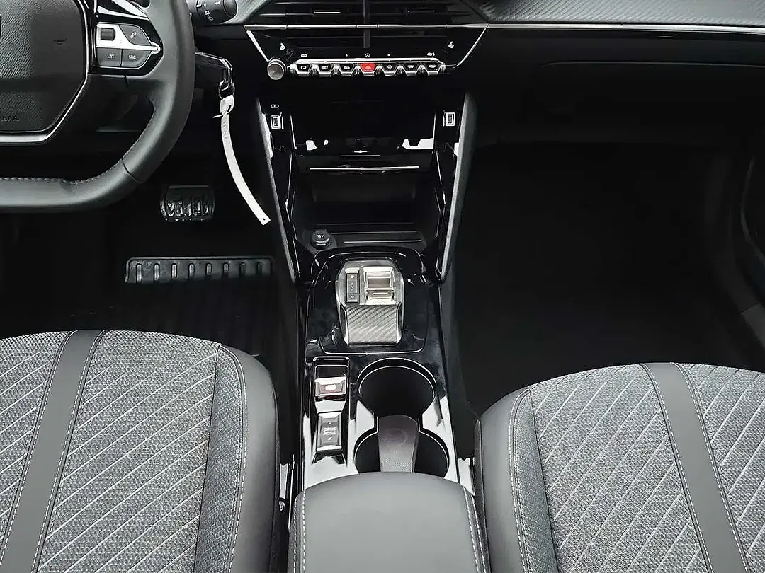 Peugeot 2008 - Thumbnail 6