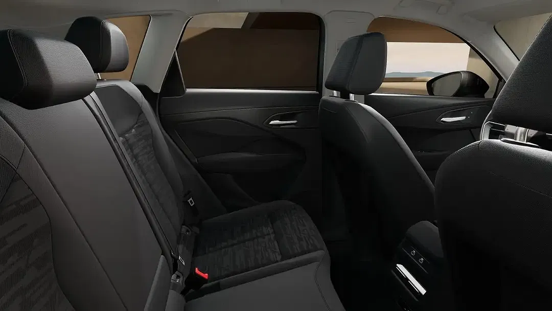Audi Q3 - Thumbnail 11