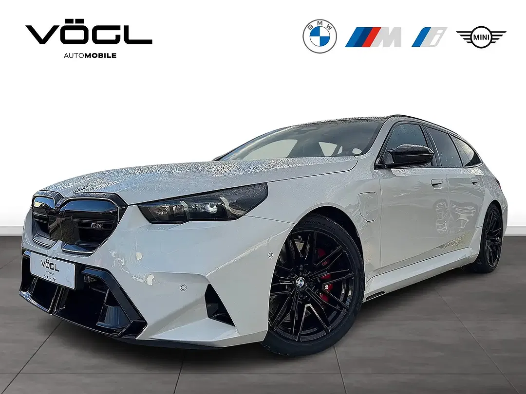 BMW M5 - Thumbnail 1