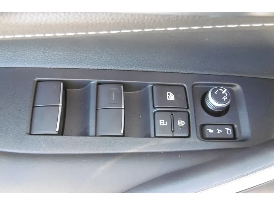 Toyota Corolla - Thumbnail 10