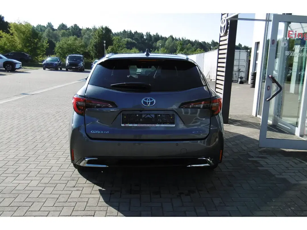 Toyota Corolla - Thumbnail 4