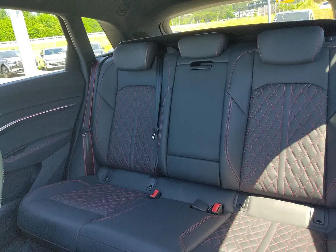 Audi SQ8 e-tron - Thumbnail 13